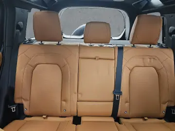 LAND ROVER Defender 110 P525 AWD V8