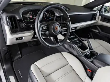 PORSCHE Cayenne Coupe Burmester InnoDrive HA-Lenkung