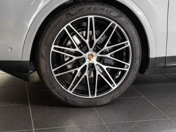 PORSCHE Cayenne Coupe Burmester InnoDrive HA-Lenkung
