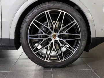 PORSCHE Cayenne Coupe Burmester InnoDrive HA-Lenkung