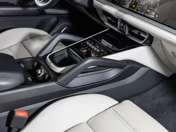 PORSCHE Cayenne Coupe Burmester InnoDrive HA-Lenkung