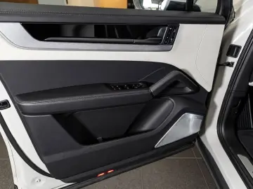 PORSCHE Cayenne Coupe Burmester InnoDrive HA-Lenkung