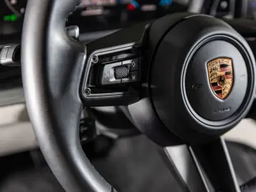 PORSCHE Cayenne Coupe Burmester InnoDrive HA-Lenkung