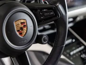 PORSCHE Cayenne Coupe Burmester InnoDrive HA-Lenkung