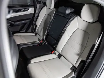 PORSCHE Cayenne Coupe Burmester InnoDrive HA-Lenkung
