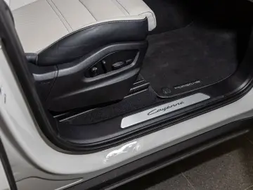 PORSCHE Cayenne Coupe Burmester InnoDrive HA-Lenkung