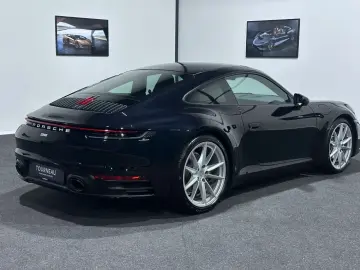 PORSCHE Carrera   Scheckheft   Approved 11 2026   Lift