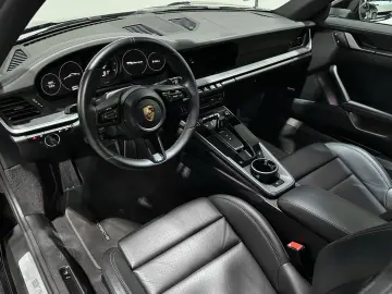 PORSCHE Carrera   Scheckheft   Approved 11 2026   Lift