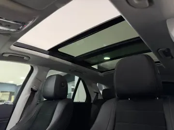 MERCEDES-BENZ GLE 400d AMG PANO DIST 360 AIR HUD