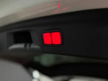 MERCEDES-BENZ GLE 400d AMG PANO DIST 360 AIR HUD