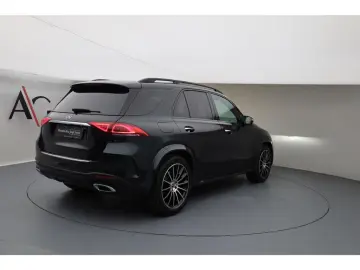 MERCEDES-BENZ GLE 400 d 4MATIC AMG MBUX Night Ambien…