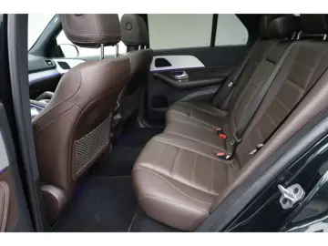 MERCEDES-BENZ GLE 400 d 4MATIC AMG MBUX Night Ambien…