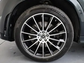 MERCEDES-BENZ GLE 400 d 4MATIC AMG MBUX Night Ambien…