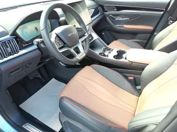 BYD Seal U DM-i erst 8tkm Leder Beige Pano HUD ACC