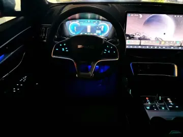 BYD Seal U DM-i erst 8tkm Leder Beige Pano HUD ACC