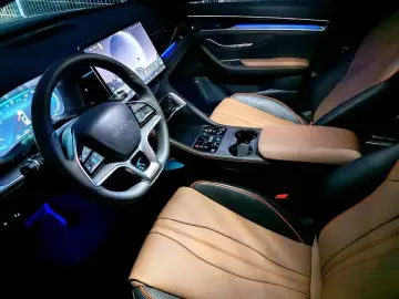 BYD Seal U DM-i erst 8tkm Leder Beige Pano HUD ACC