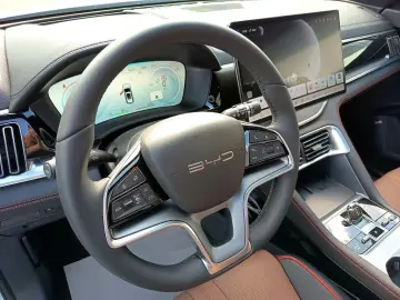 BYD Seal U DM-i erst 8tkm Leder Beige Pano HUD ACC