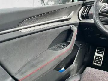 SKODA Kodiaq 2.0 TSI RS 4x4 MATRIX-LED AHK PANO KAMERA