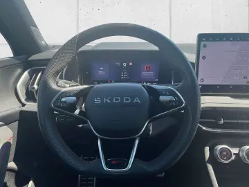 SKODA Kodiaq 2.0 TSI RS 4x4 MATRIX-LED AHK 360  PANO
