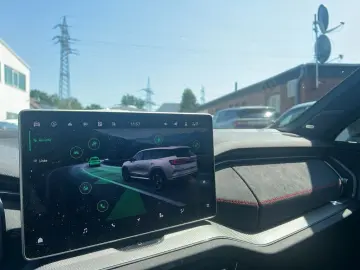 SKODA Kodiaq 2.0 TSI RS 4x4 MATRIX-LED AHK 360  PANO