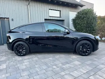 TESLA Model Y RWD 1.Hand Anhängerkupplung