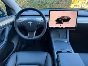 TESLA Model Y RWD 1.Hand Anhängerkupplung