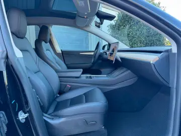 TESLA Model Y RWD 1.Hand Anhängerkupplung