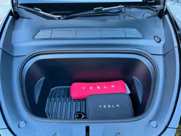 TESLA Model Y RWD 1.Hand Anhängerkupplung