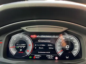 Audi Q8 50TDI S Line Matrix