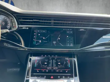 Audi Q8 50TDI S Line Matrix