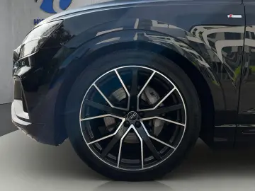 Audi Q8 50TDI S Line Matrix