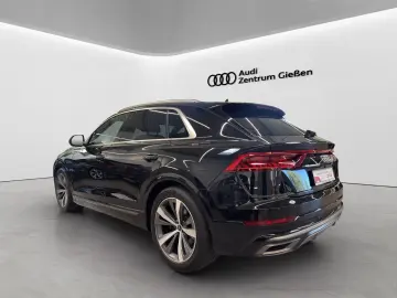 Audi Q8 50 TDI quattro S line AHK Pano