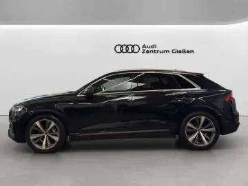 Audi Q8 50 TDI quattro S line AHK Pano