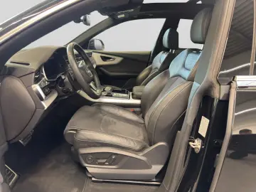 Audi Q8 50 TDI quattro S line AHK Pano