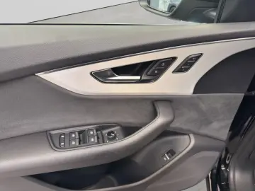 Audi Q8 50 TDI quattro S line AHK Pano