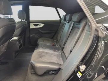 Audi Q8 50 TDI quattro S line AHK Pano