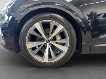 Audi Q8 50 TDI quattro S line AHK Pano