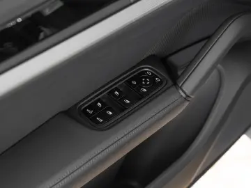 Porsche Cayenne S - Panoramic