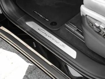 Porsche Cayenne S - Panoramic