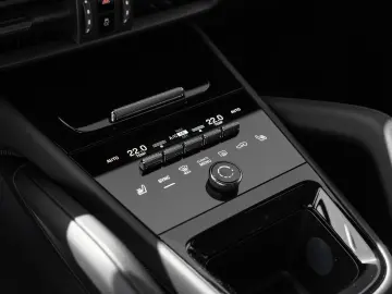 Porsche Cayenne S - Panoramic