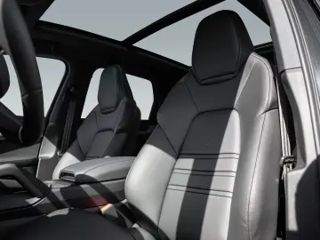 Porsche Cayenne S - Panoramic