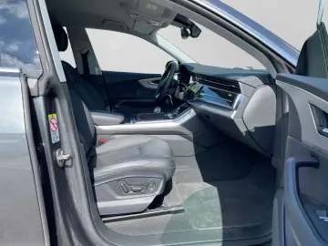 Audi Q8 50 TDI Q S LINE