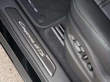 Porsche Cayenne GTS - InnoDrive - HUD