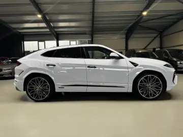 LAMBORGHINI Urus SE MY 25 AHK B&O Luftsystem BIANCO sapphir.