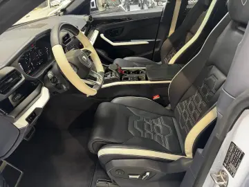 LAMBORGHINI Urus SE MY 25 AHK B&O Luftsystem BIANCO sapphir.