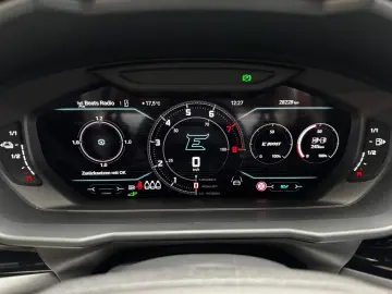 LAMBORGHINI Urus SE MY 25 AHK B&O Luftsystem BIANCO sapphir.