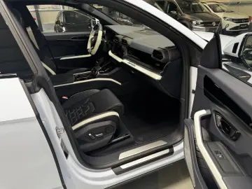 LAMBORGHINI Urus SE MY 25 AHK B&O Luftsystem BIANCO sapphir.