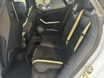 LAMBORGHINI Urus SE MY 25 AHK B&O Luftsystem BIANCO sapphir.