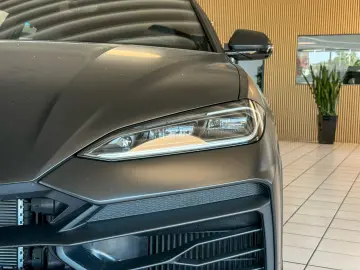 LAMBORGHINI Urus SE   5 Jahre Servicepaket   Panorama   uvm.