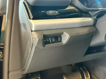LAMBORGHINI Urus SE   5 Jahre Servicepaket   Panorama   uvm.